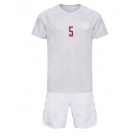 Dječji Nogometni Dres Danska Joakim Maehle #5 Gostujuci SP 2022 Kratak Rukav (+ Kratke hlače)